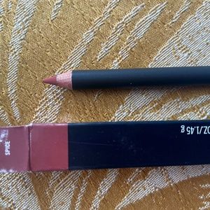 MAC lip pencil spice, new with the box